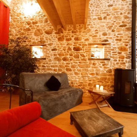 La Grange De Marie A St Angel - Magnifique Grange Renovee En Loft Pour 1 A 6 Pers Villa Saint-Angel  Exterior photo
