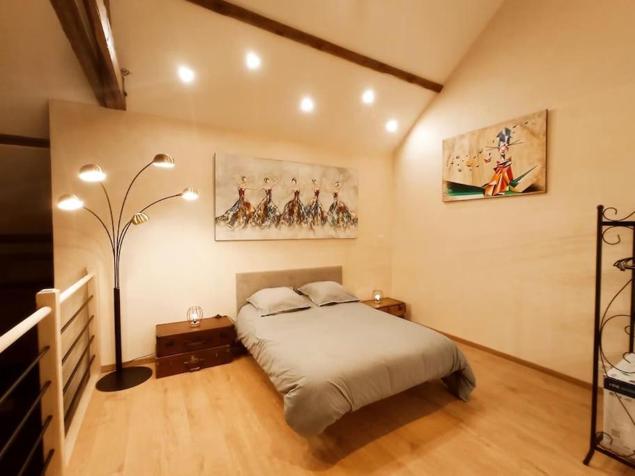 La Grange De Marie A St Angel - Magnifique Grange Renovee En Loft Pour 1 A 6 Pers Villa Saint-Angel  Exterior photo