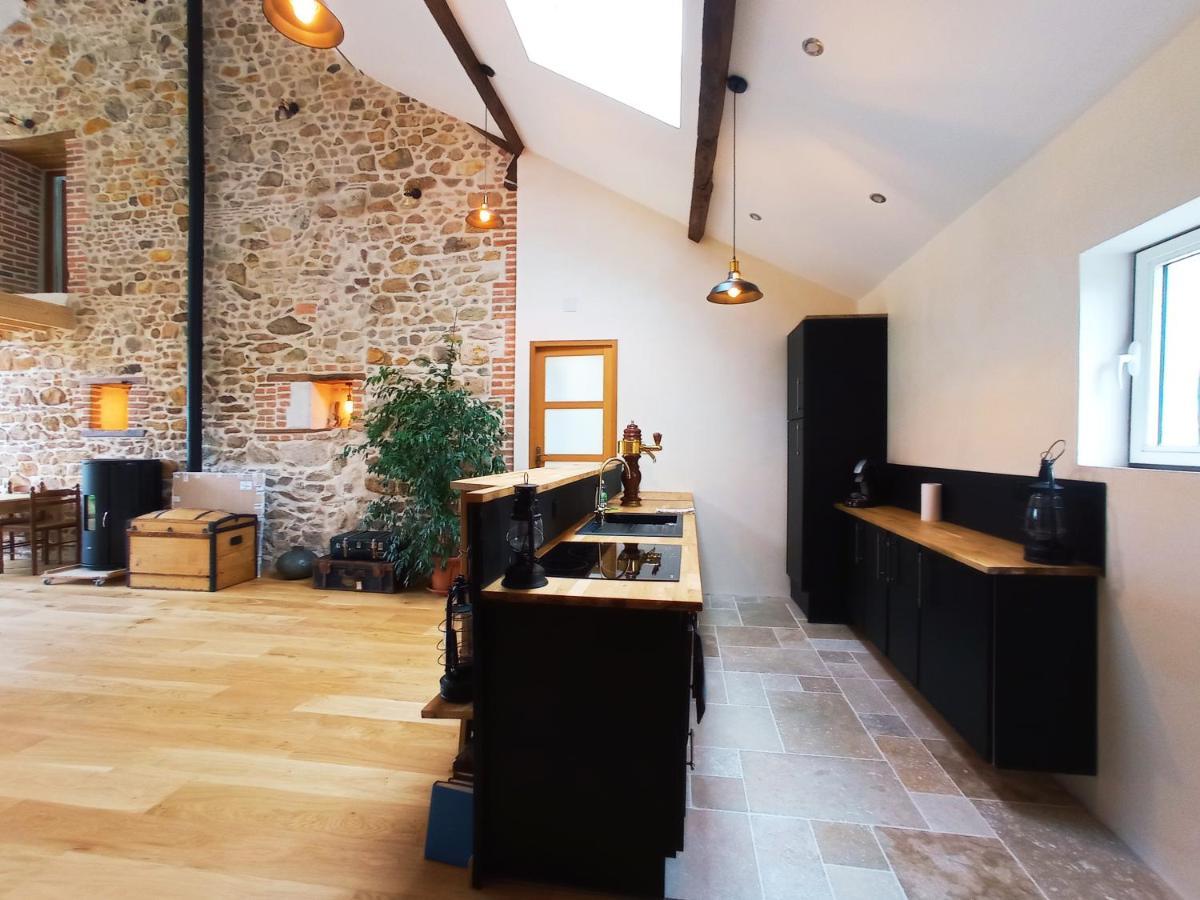 La Grange De Marie A St Angel - Magnifique Grange Renovee En Loft Pour 1 A 6 Pers Villa Saint-Angel  Exterior photo
