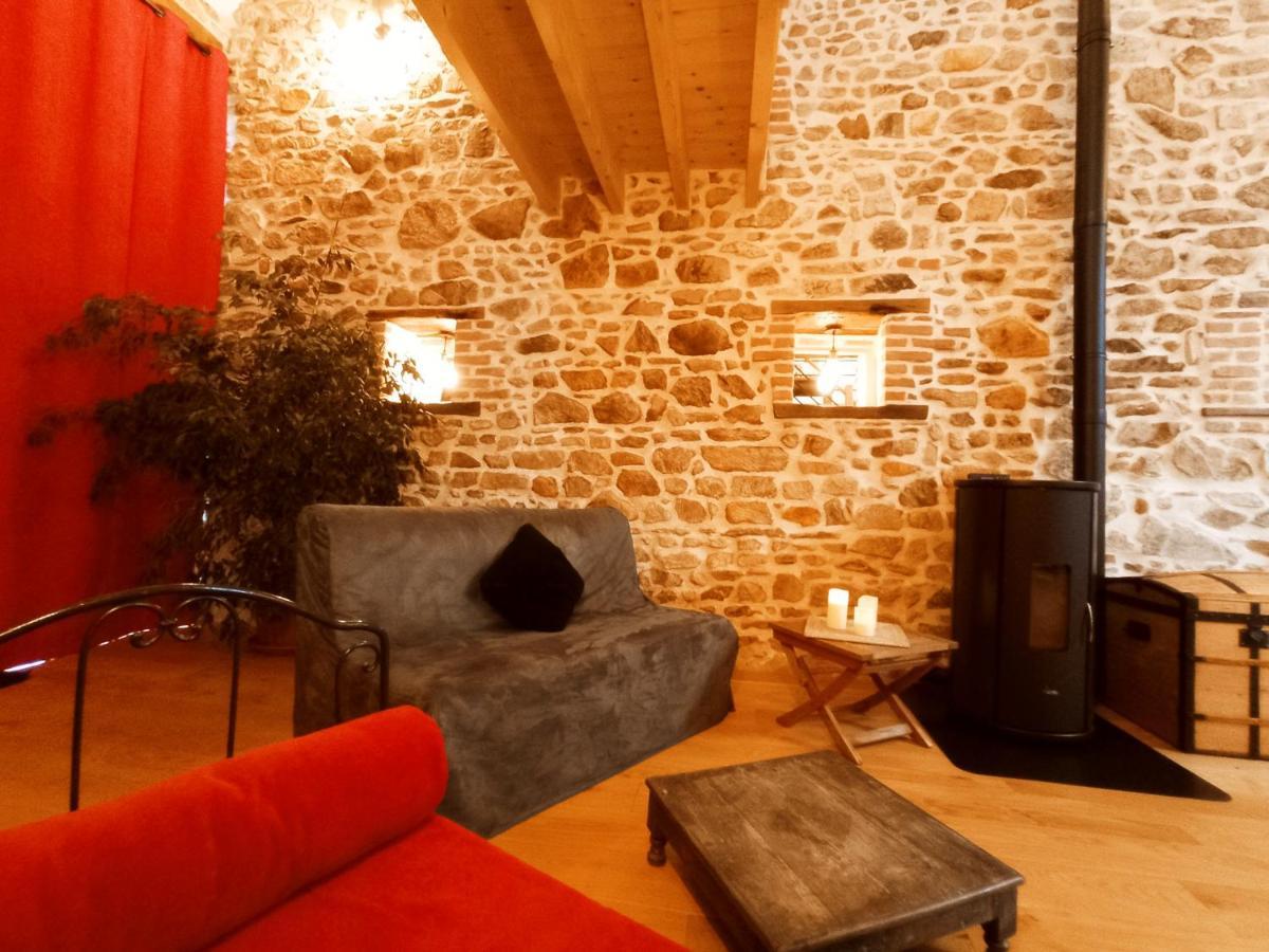 La Grange De Marie A St Angel - Magnifique Grange Renovee En Loft Pour 1 A 6 Pers Villa Saint-Angel  Exterior photo